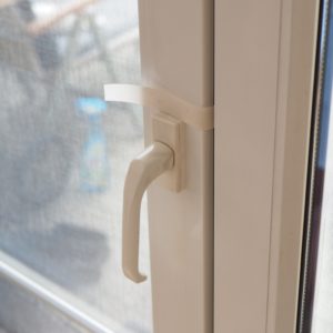seitlicher Befestigungsstreifen